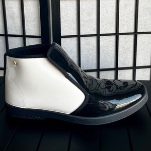 Rivieras Montante  Vinyl/Patent Zip Ankle Boots / Blk/Wht / Size- 11 / 44